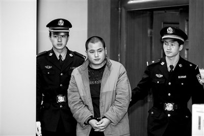 被告人张昆鹏。